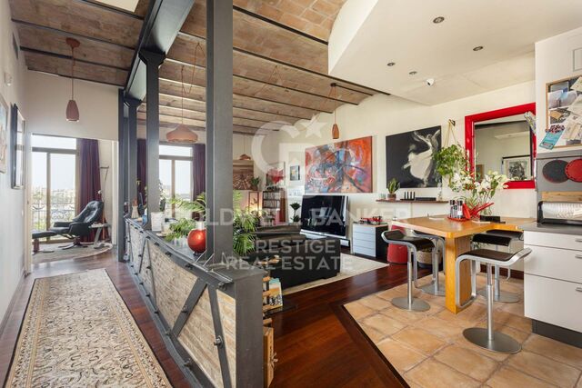 Exclusive penthouse with private terrace and panoramic views of Barcelona Port