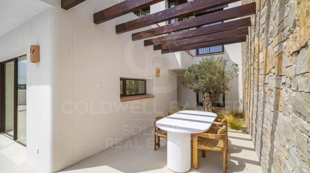 L'élégance d'Ibiza à Moraira : nouvelle villa avec piscine, jardin et vue imprenable