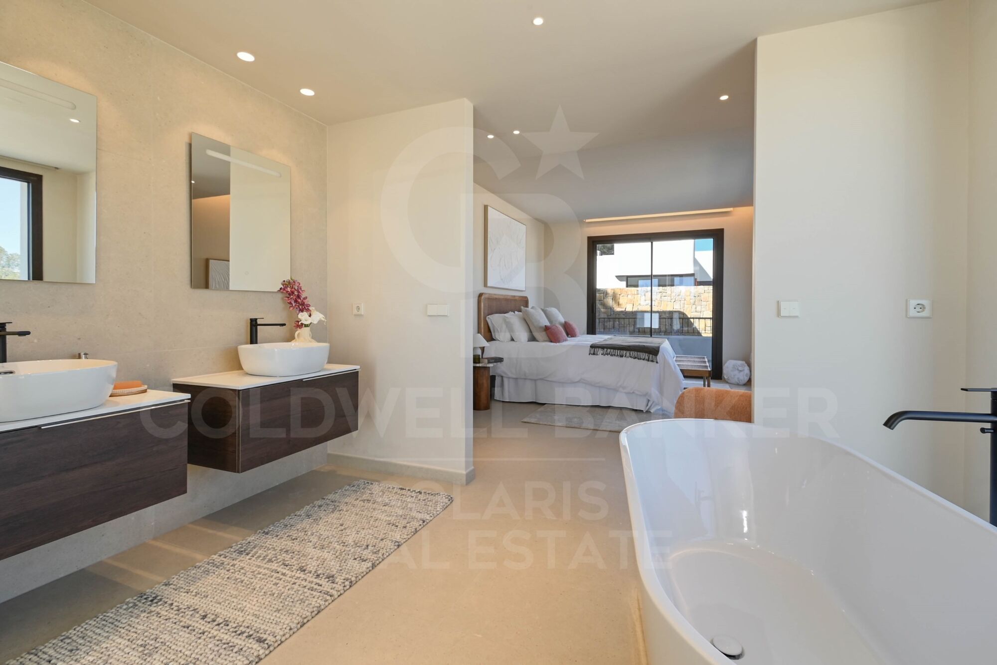 Découvrez l'essence méditerranéenne dans cette villa décloisonnée aux finitions haut de gamme à Moraira