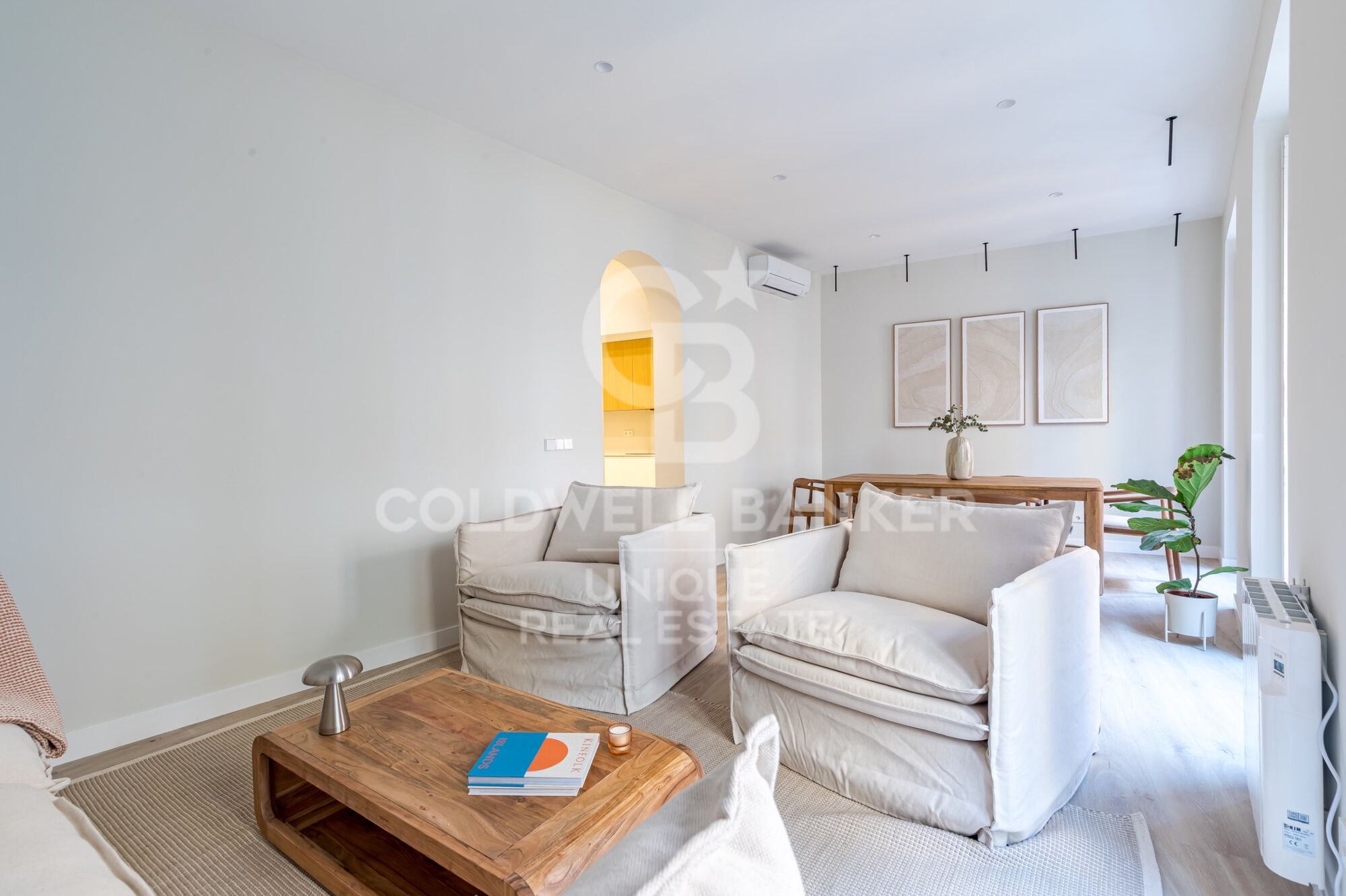 Brand new two-bedroom flat in the centre of the city.