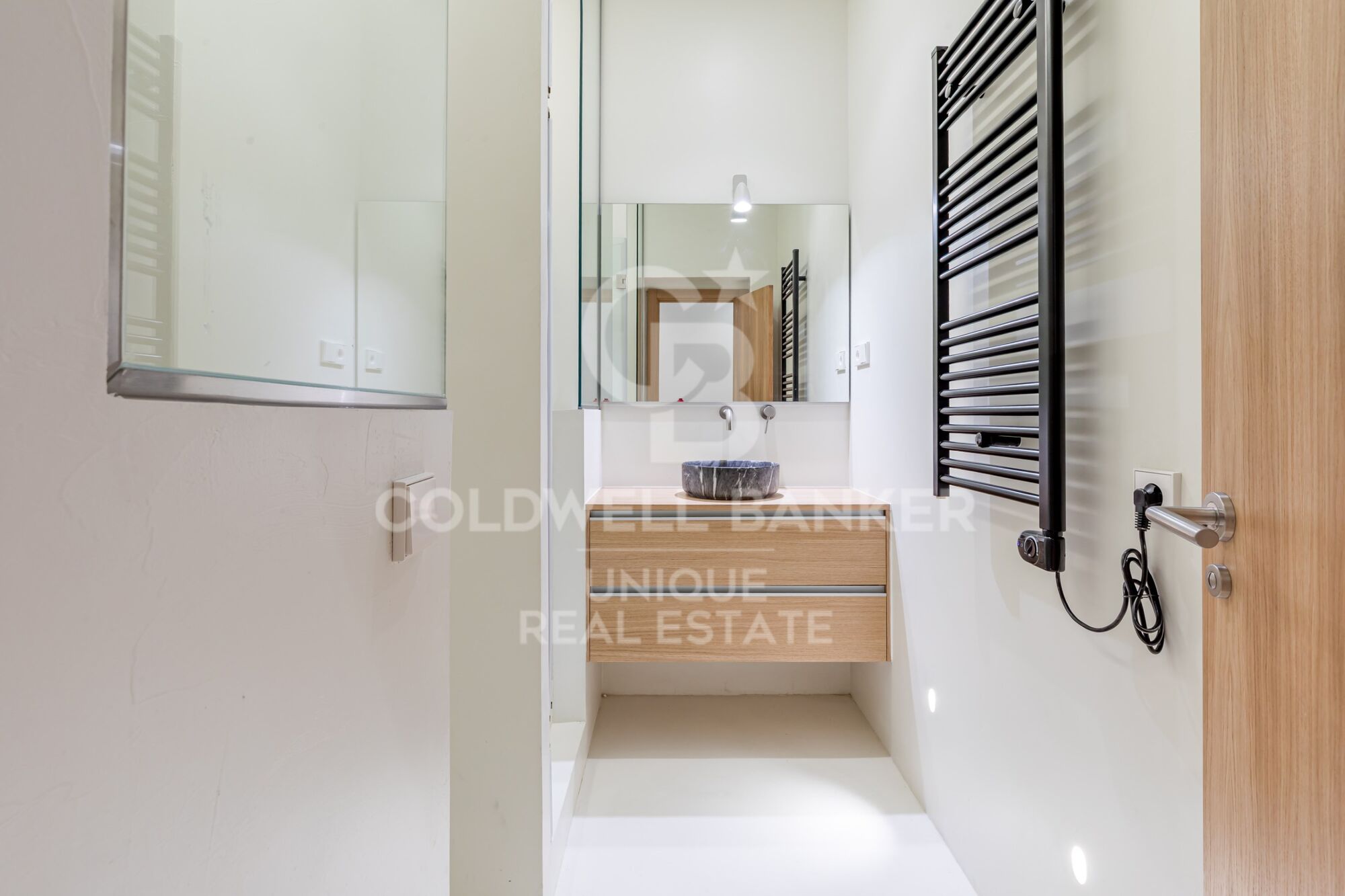 Brand new two-bedroom flat in the centre of the city.