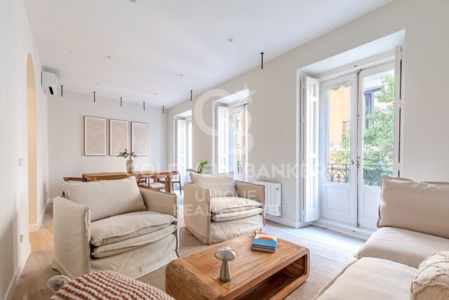 Brand new two-bedroom flat in the centre of the city.