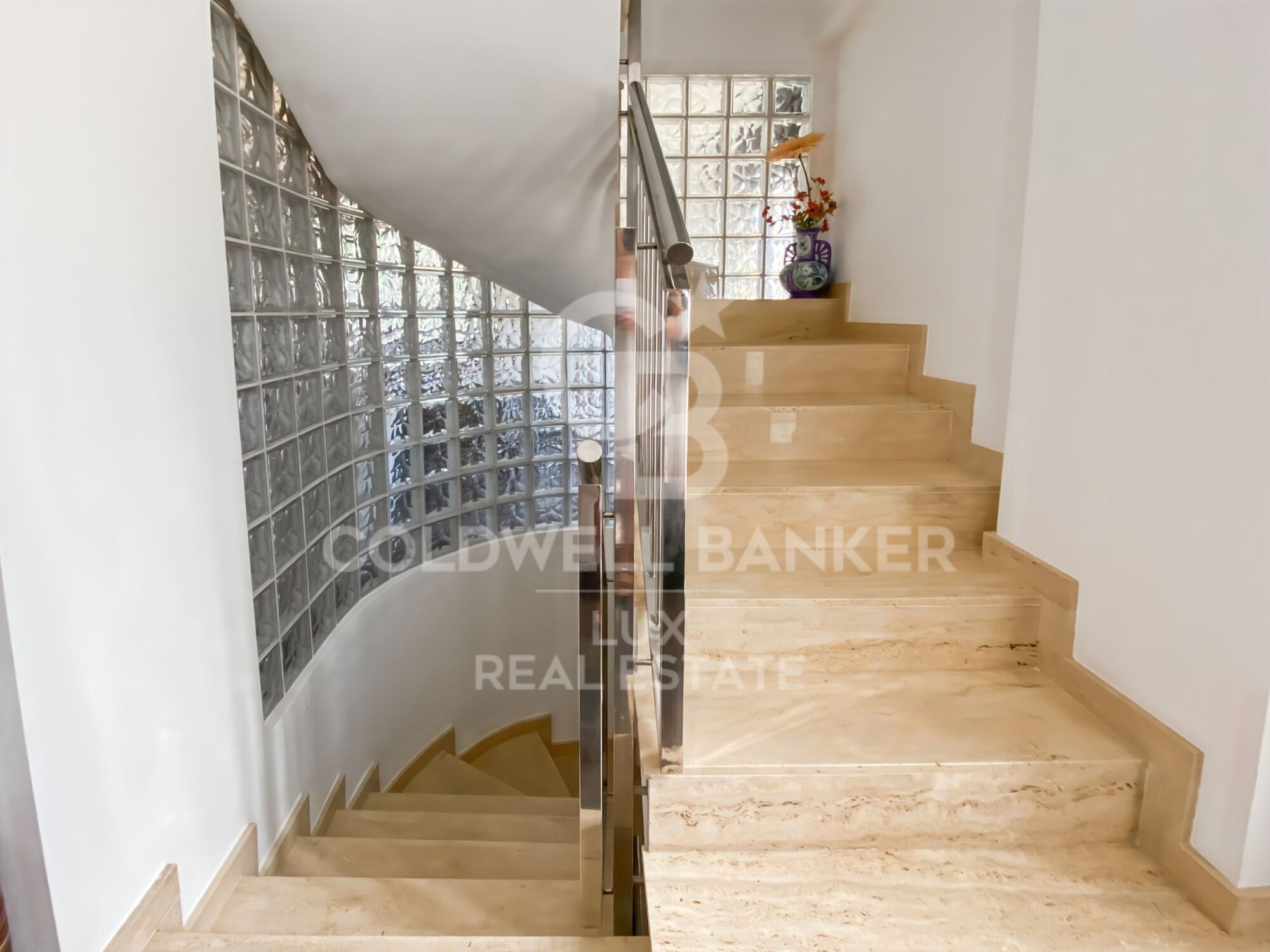 Haus in der Nähe des Zentrums von L'Escala: Schwimmbad und große Garage