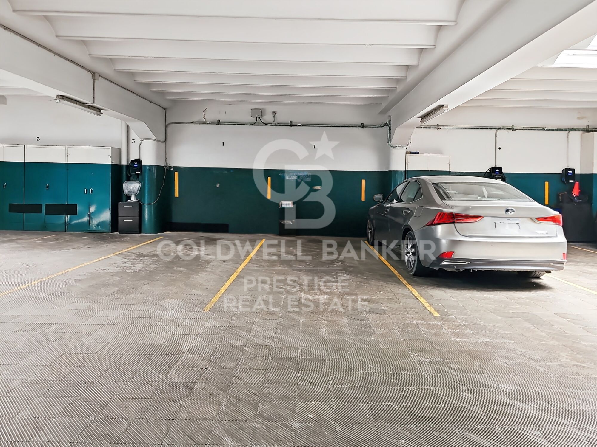 Luminoso apartamento con terraza y vistas al Turó Park, Barcelona