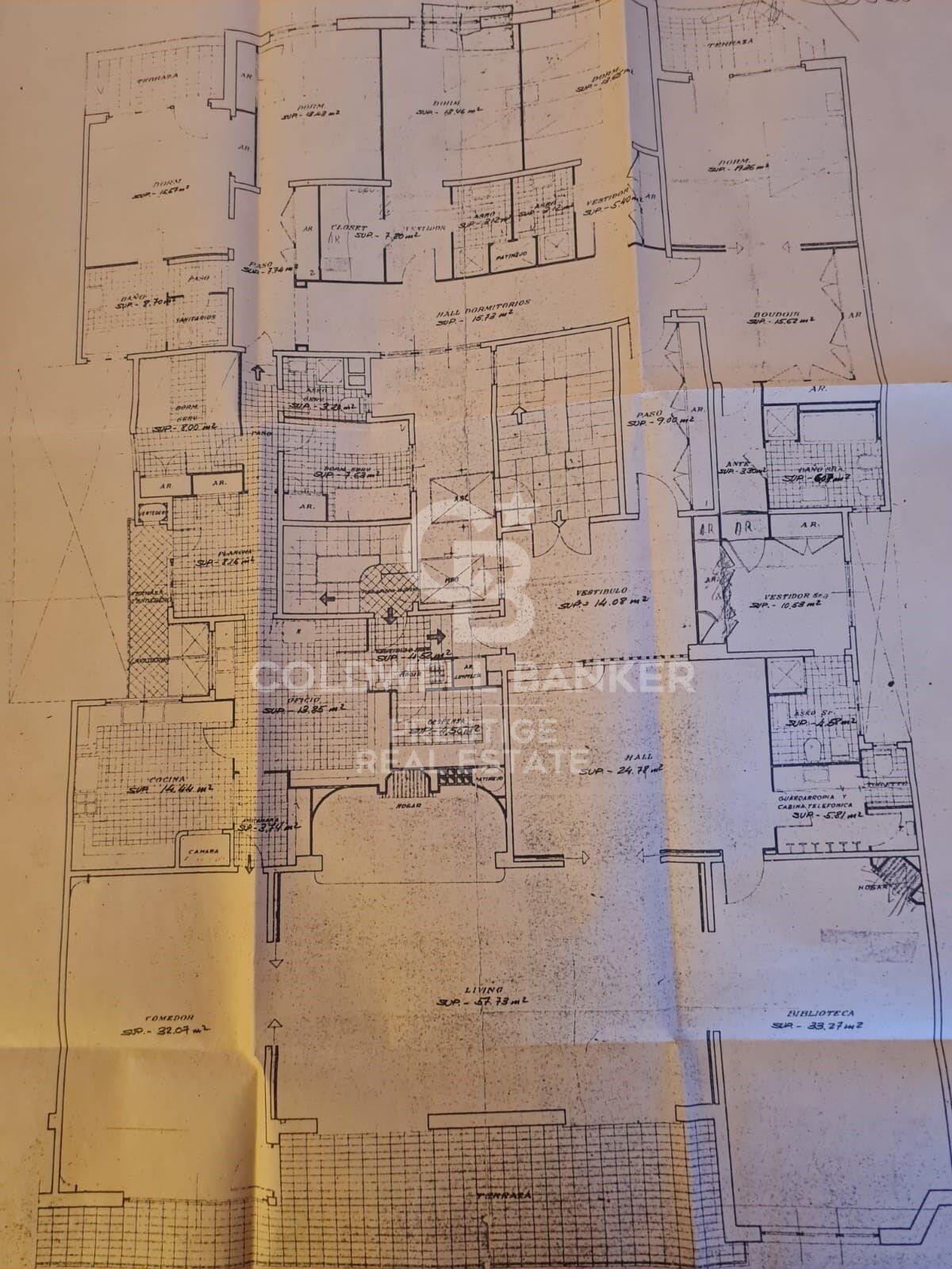 Bright flat with terrace and views to Turó Park, Barcelona