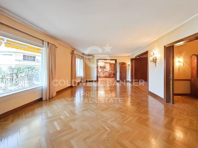 Luminoso apartamento con terraza y vistas al Turó Park, Barcelona