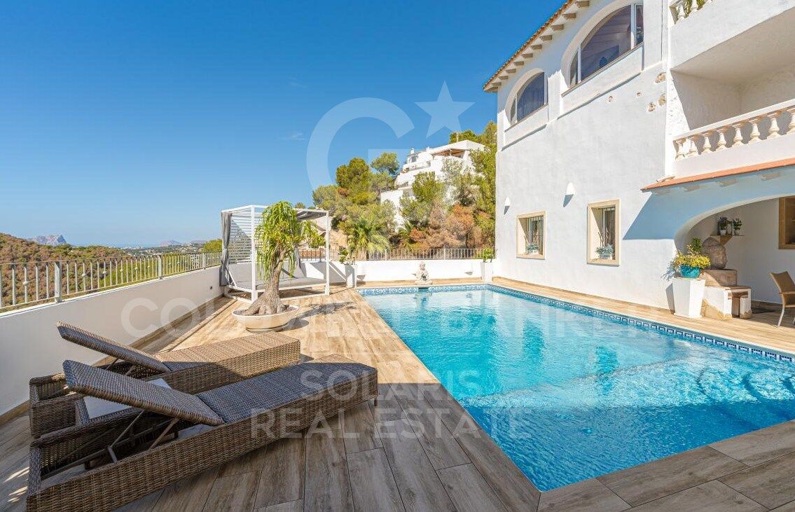 Villa de ensueño en Moraira con licencia turística y vistas panorámicas - exclusiva oportunidad de inversión y estilo de vida