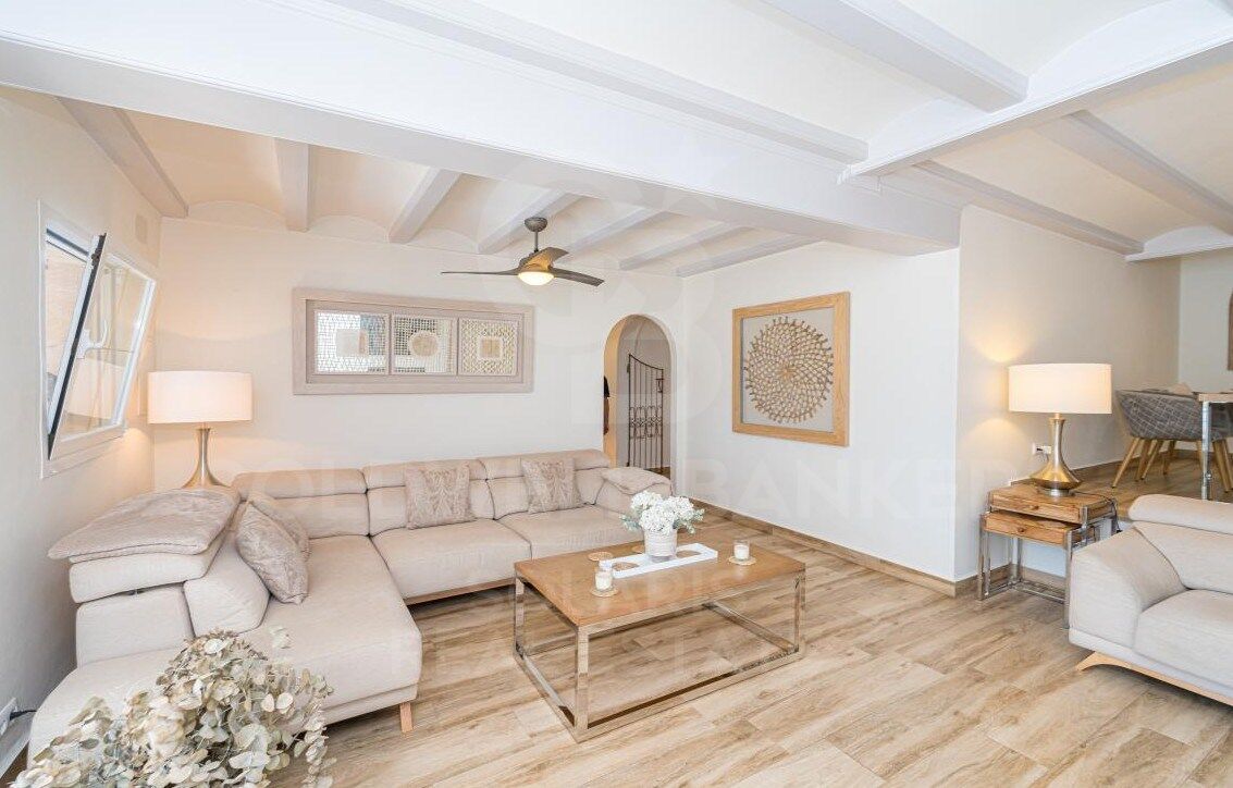 Villa de ensueño en Moraira con licencia turística y vistas panorámicas - exclusiva oportunidad de inversión y estilo de vida