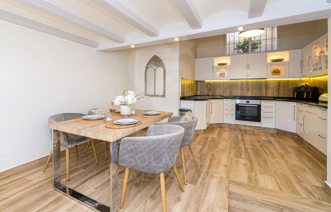 Villa de ensueño en Moraira con licencia turística y vistas panorámicas - exclusiva oportunidad de inversión y estilo de vida