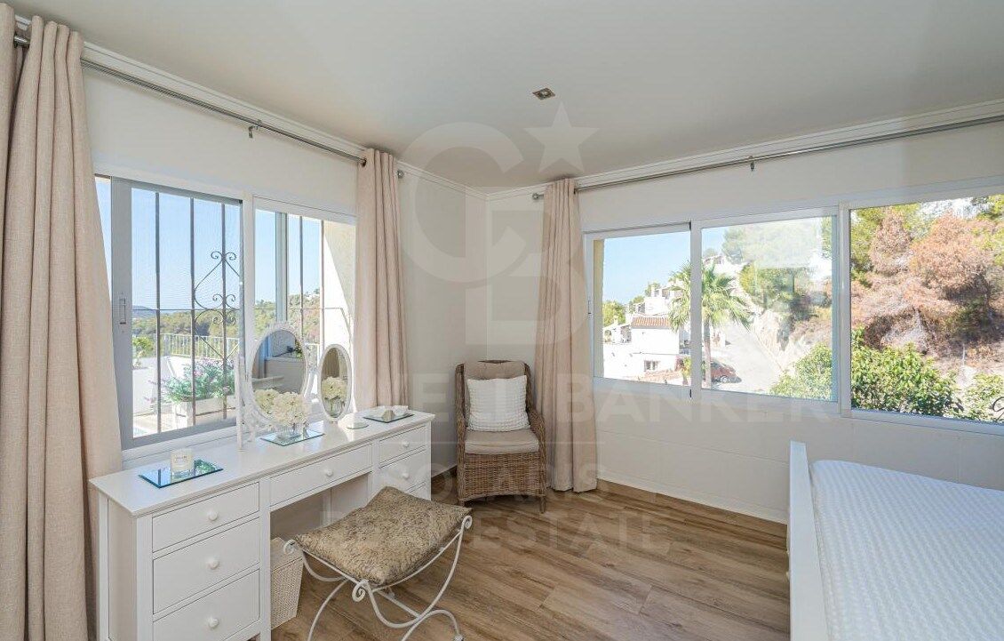 Villa de ensueño en Moraira con licencia turística y vistas panorámicas - exclusiva oportunidad de inversión y estilo de vida