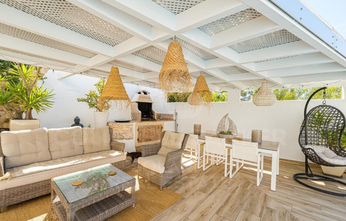 Villa de ensueño en Moraira con licencia turística y vistas panorámicas - exclusiva oportunidad de inversión y estilo de vida