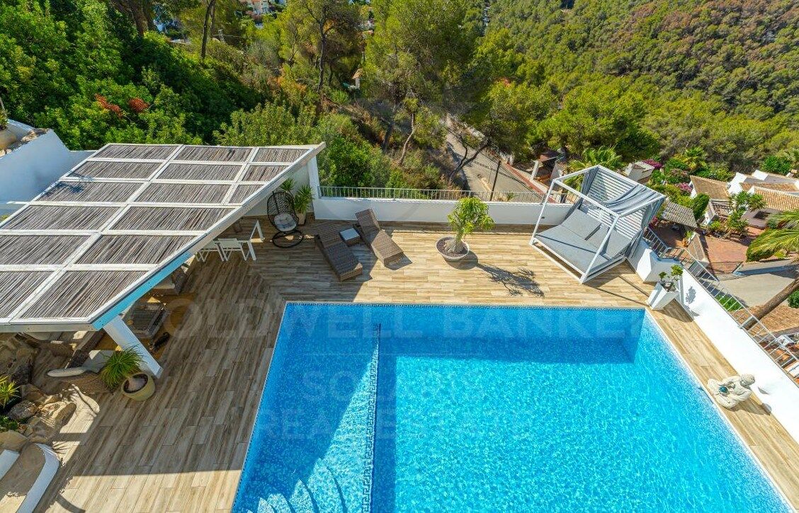 Villa de ensueño en Moraira con licencia turística y vistas panorámicas - exclusiva oportunidad de inversión y estilo de vida