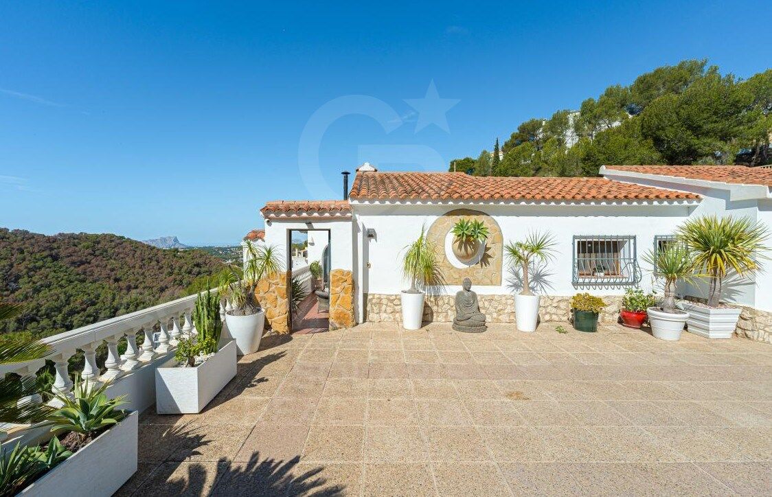 Villa de ensueño en Moraira con licencia turística y vistas panorámicas - exclusiva oportunidad de inversión y estilo de vida