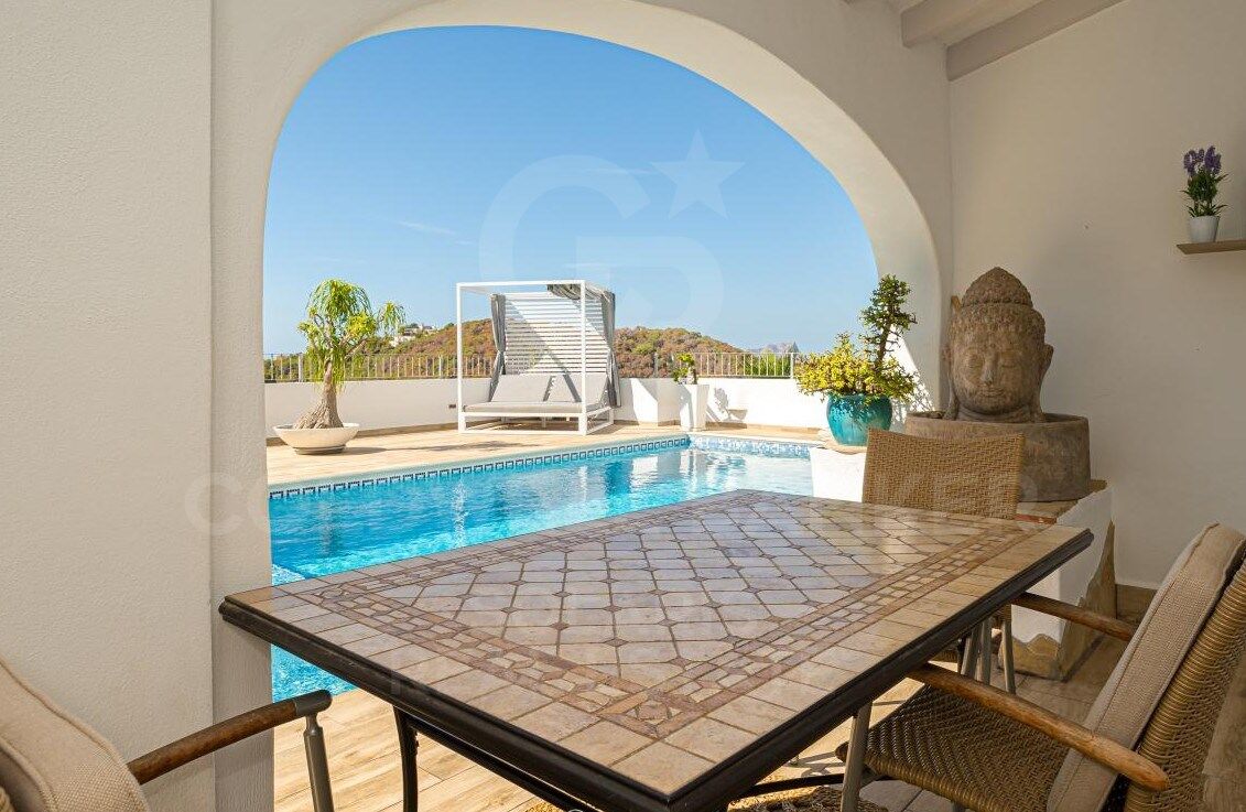 Villa de ensueño en Moraira con licencia turística y vistas panorámicas - exclusiva oportunidad de inversión y estilo de vida