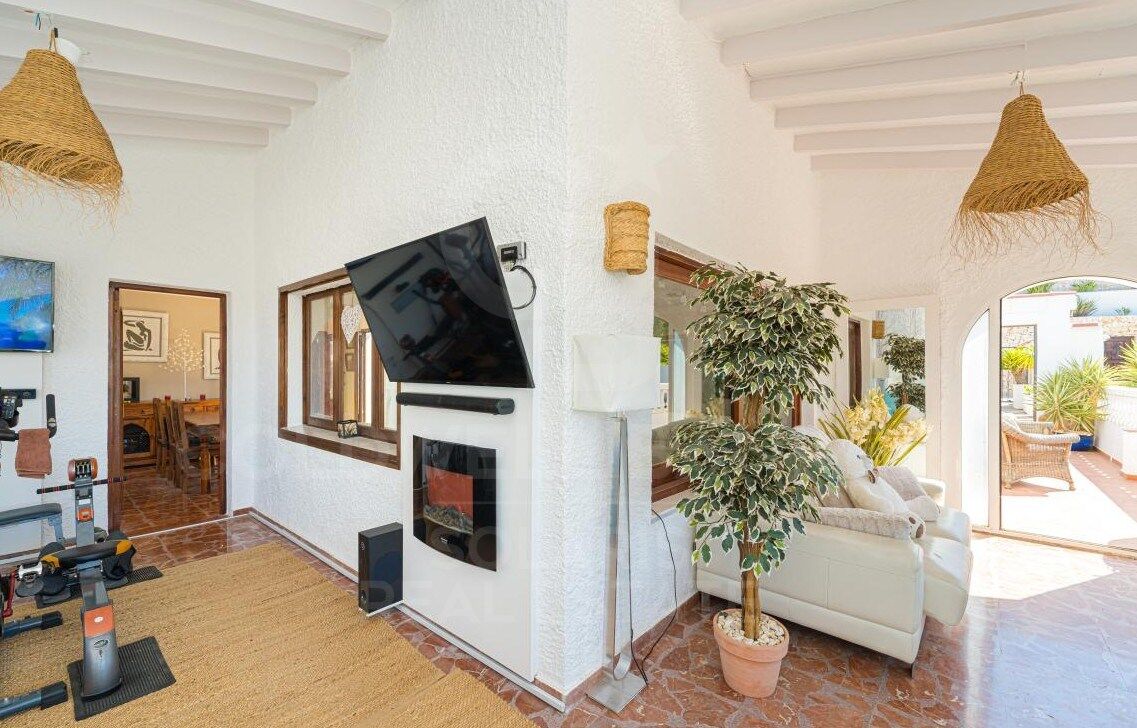 Villa de ensueño en Moraira con licencia turística y vistas panorámicas - exclusiva oportunidad de inversión y estilo de vida