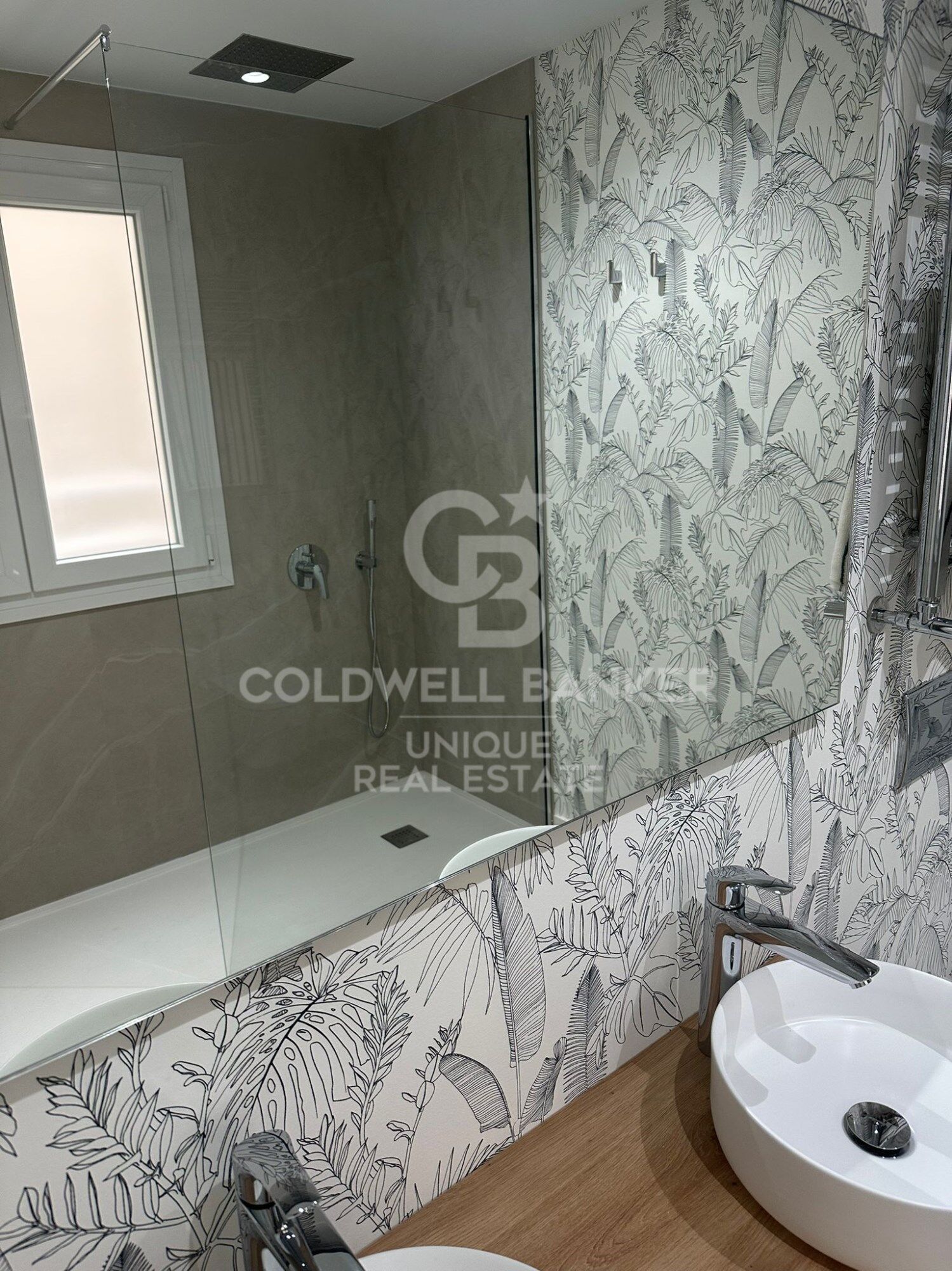 Exclusive 4-bedroom flat with terrace in the Salamanca neighbourhood