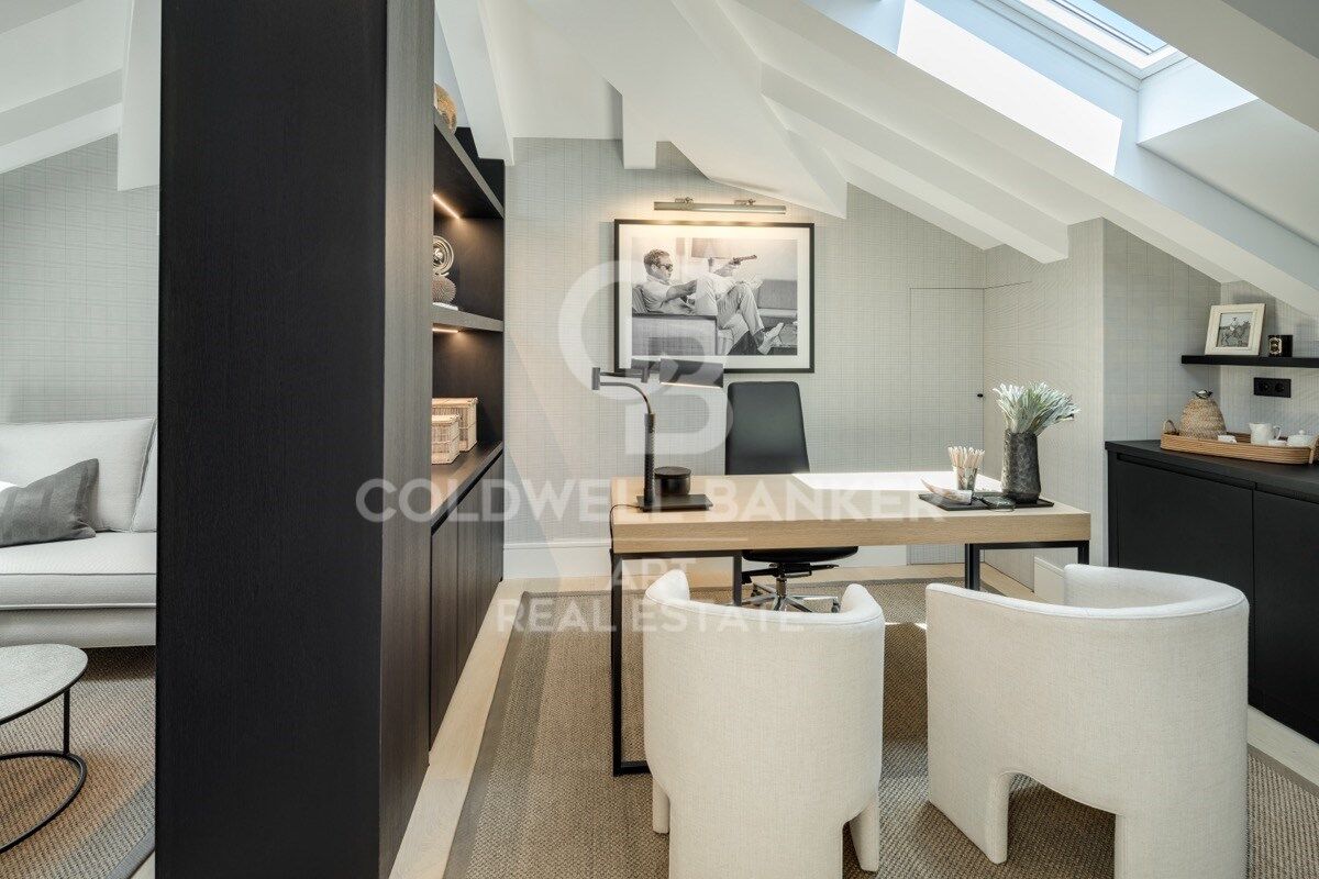 Impresionante villa en primera línea de golf en el corazón de Nueva Andalucía, Marbella