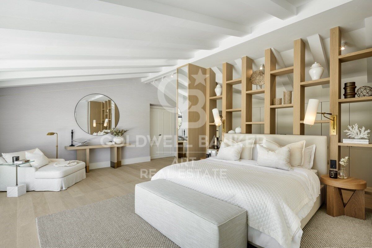 Impresionante villa en primera línea de golf en el corazón de Nueva Andalucía, Marbella