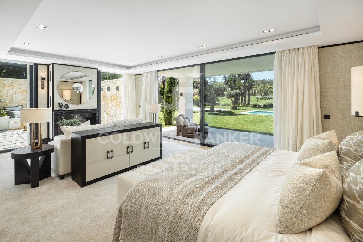 Stunning Frontline Golf Villa in the Heart of Nueva Andalucía, Marbella