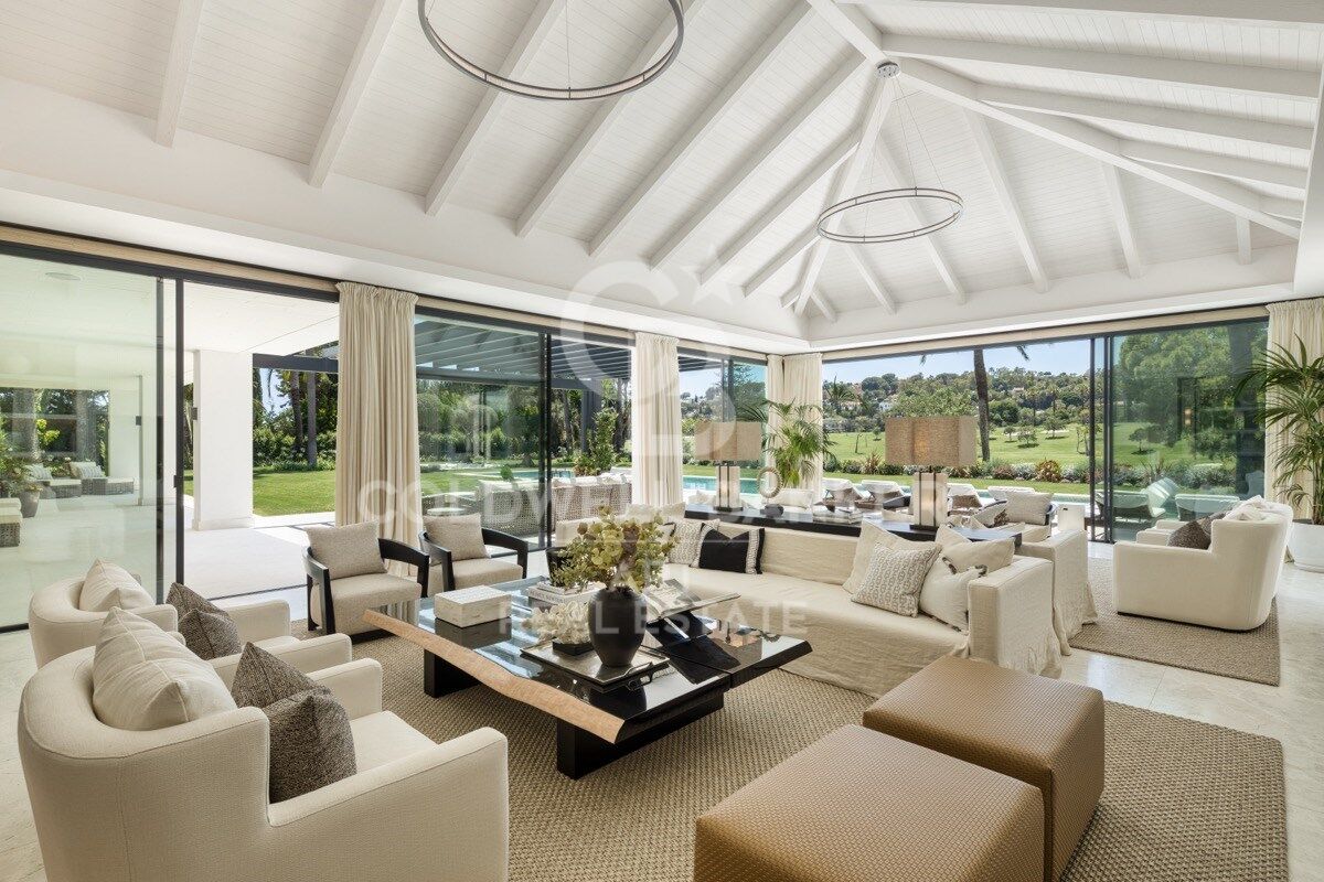 Stunning Frontline Golf Villa in the Heart of Nueva Andalucía, Marbella