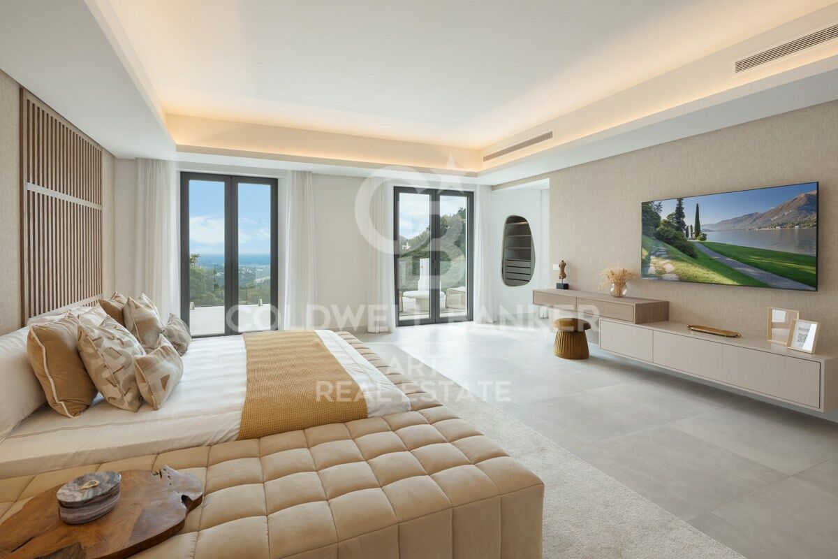 Elegant Andalusian-Contemporary Mansion with Panoramic Sea Views in El Madroñal, Benahavís