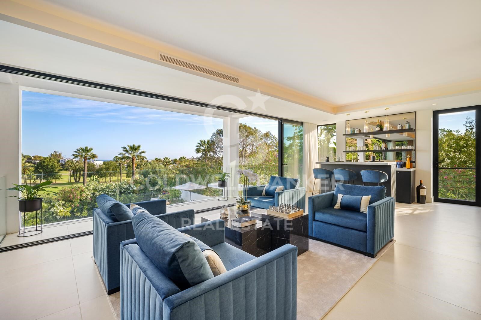 Außergewöhnliche zeitgenössische Villa mit Panoramablick auf Las Brisas Golf in Nueva Andalucía, Marbella