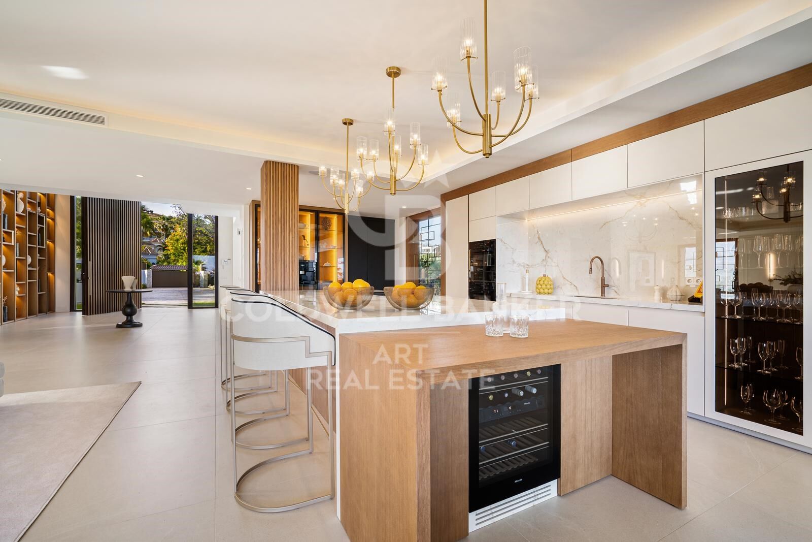 Außergewöhnliche zeitgenössische Villa mit Panoramablick auf Las Brisas Golf in Nueva Andalucía, Marbella