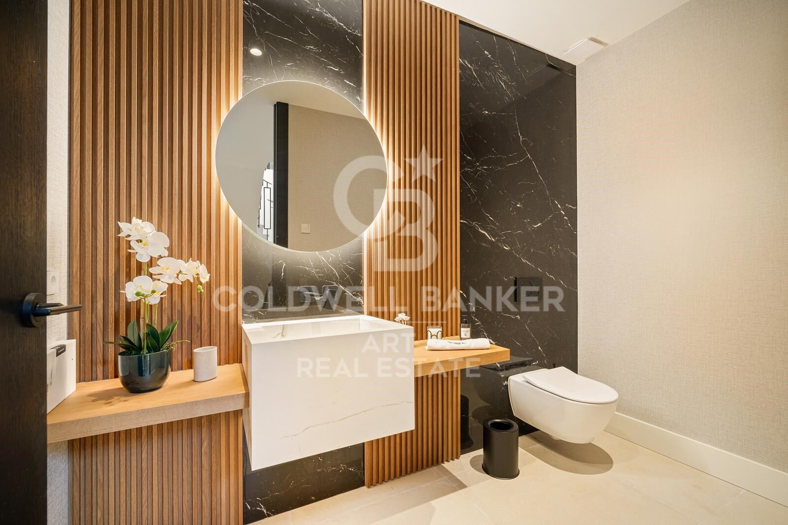 Außergewöhnliche zeitgenössische Villa mit Panoramablick auf Las Brisas Golf in Nueva Andalucía, Marbella