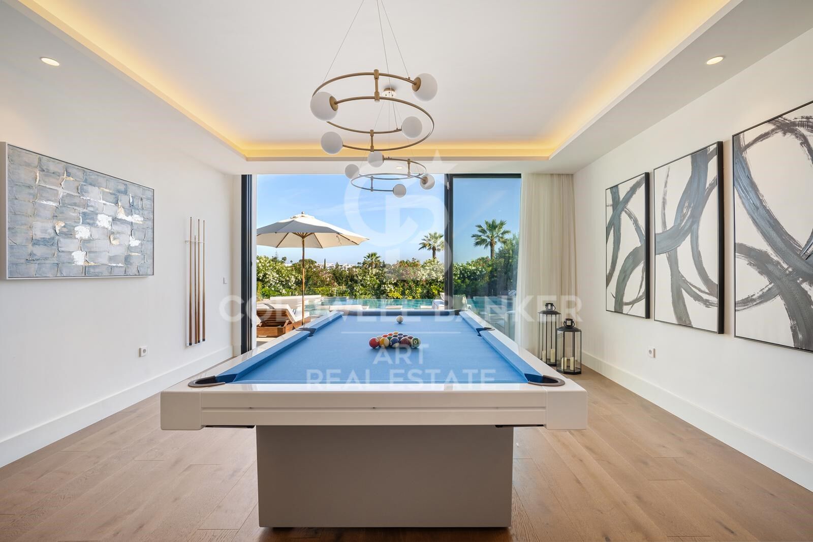 Außergewöhnliche zeitgenössische Villa mit Panoramablick auf Las Brisas Golf in Nueva Andalucía, Marbella