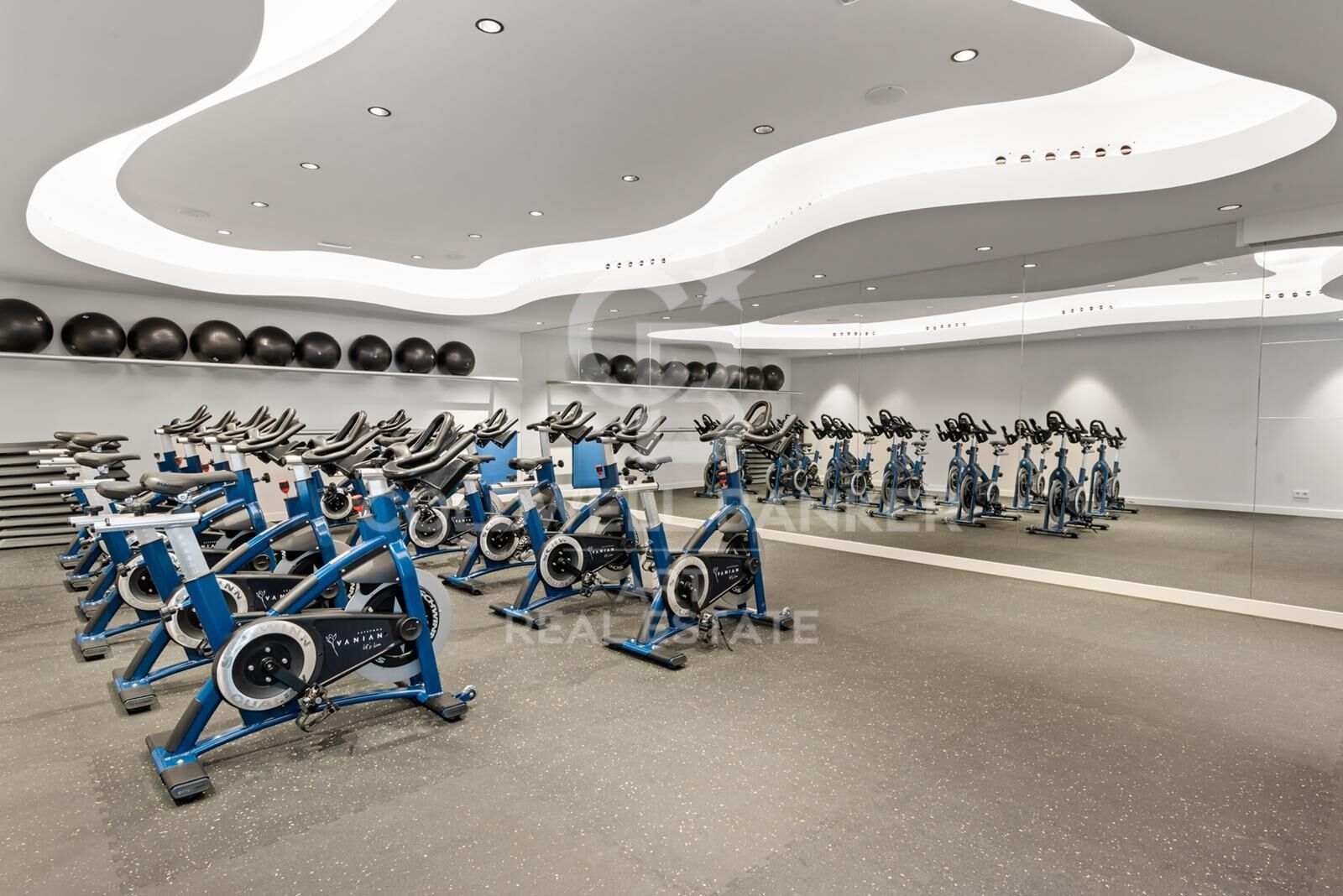 Modern & spacious penthouse in Vanian Green Village - Urb. Selwo, Estepona