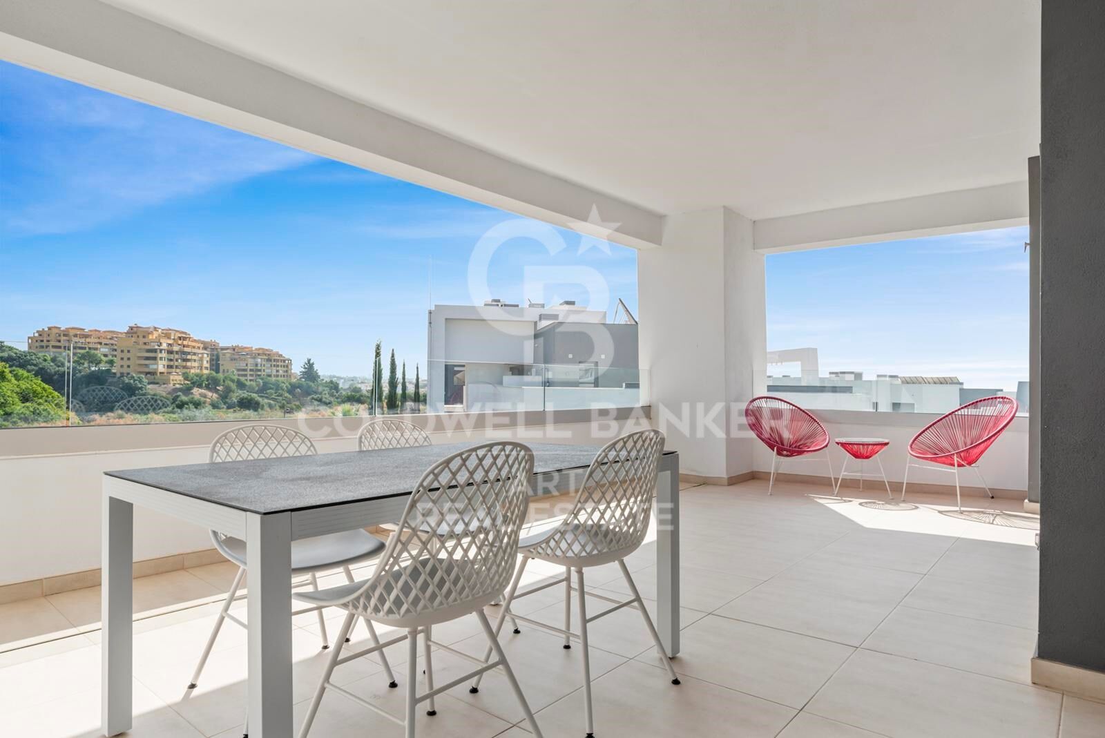 Ático moderno y espacioso en Vanian Green Village - Urb. Selwo, Estepona