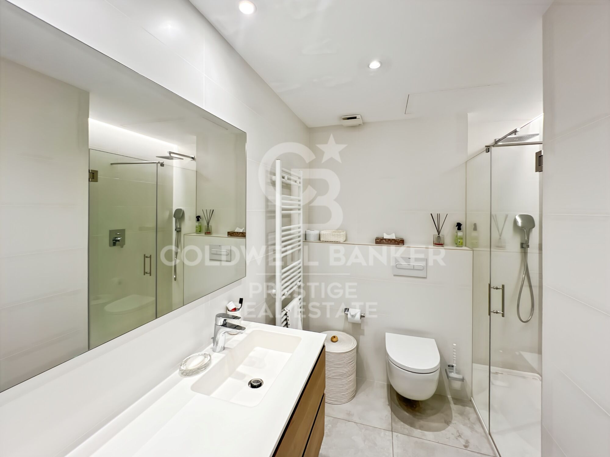 Renovierte Wohnung mit Terrasse und Parkplatz in El Vinyet, Sitges