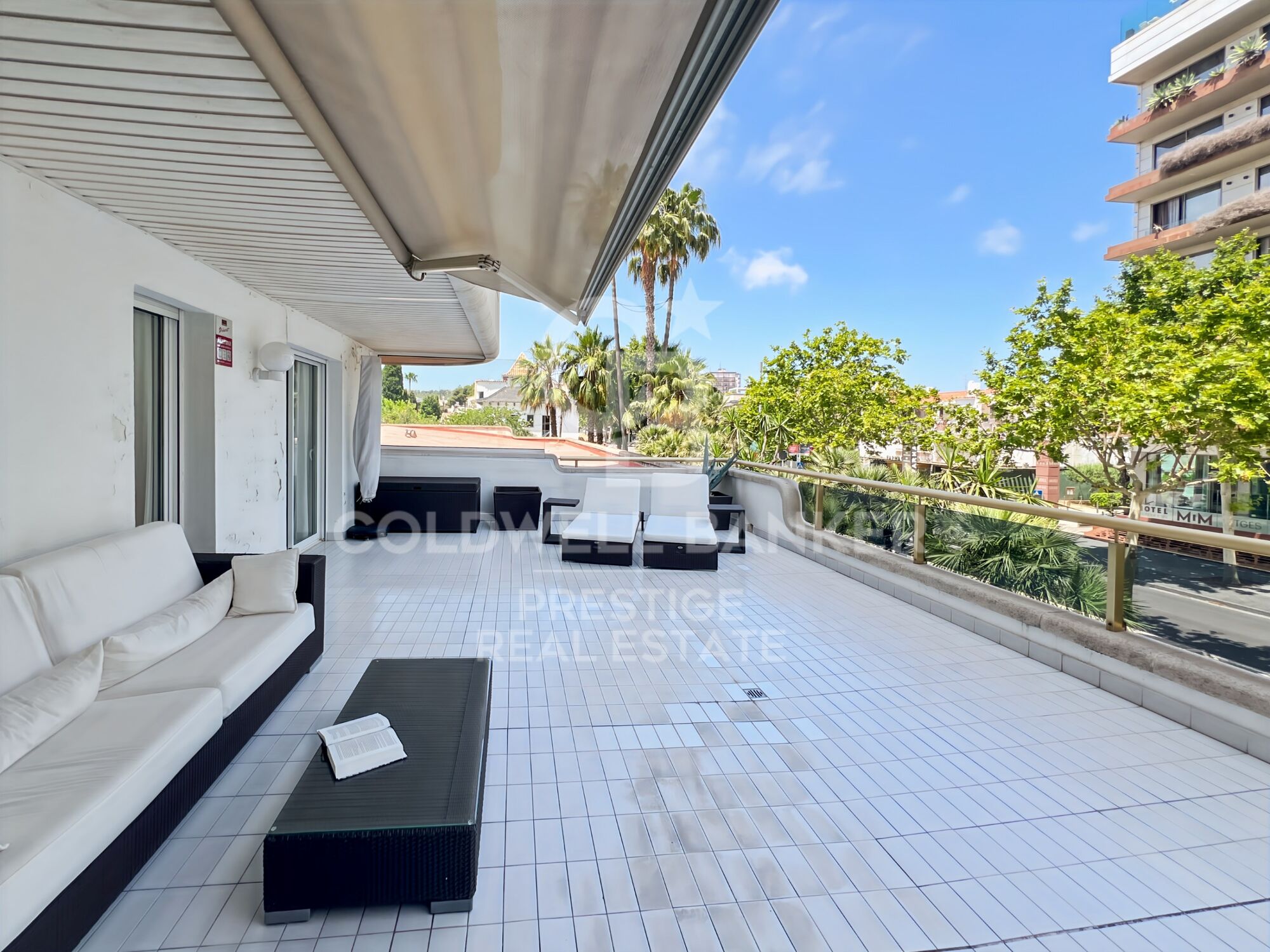 Renovierte Wohnung mit Terrasse und Parkplatz in El Vinyet, Sitges