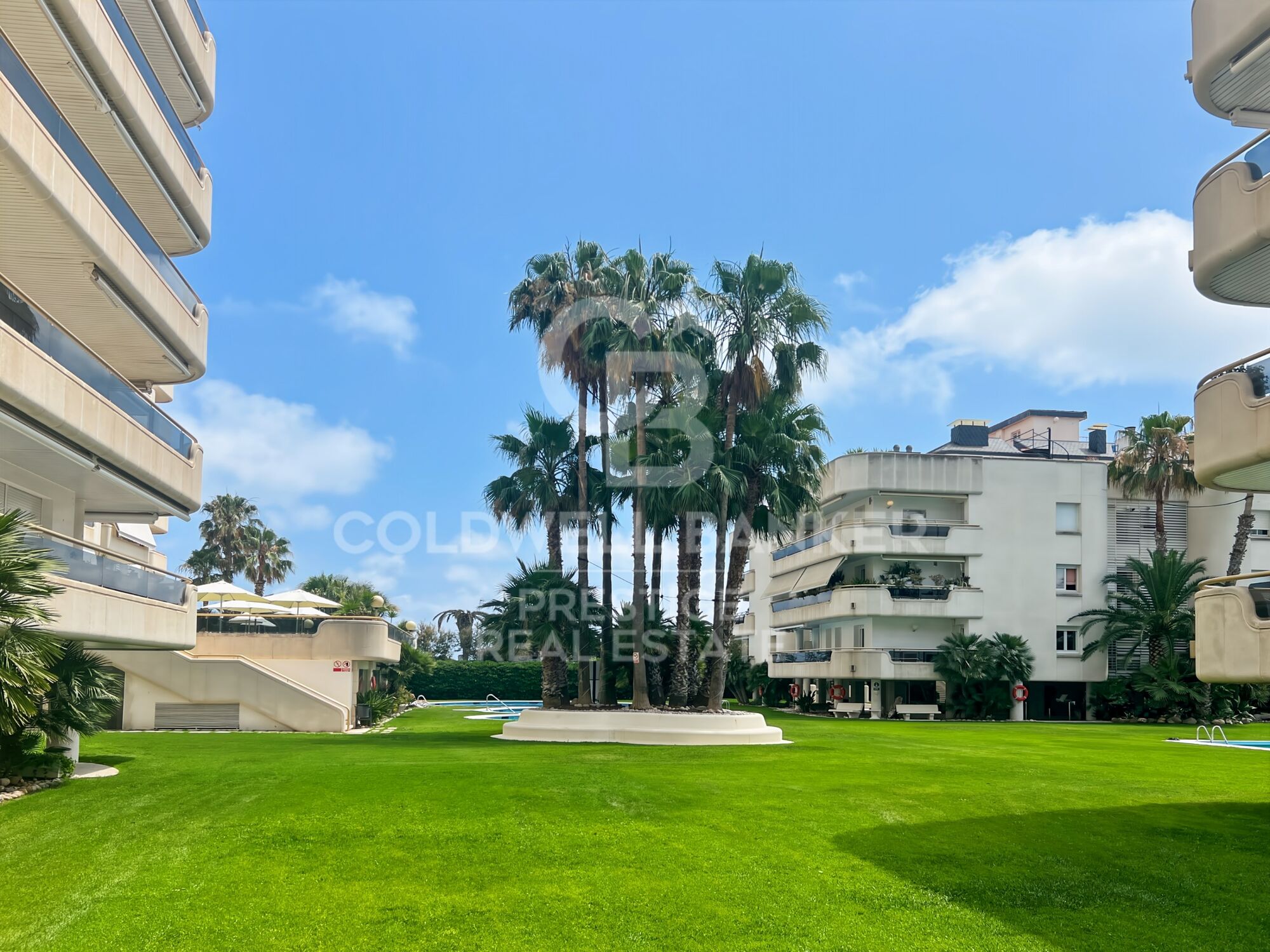 Appartement rénové avec terrasse et parking à El Vinyet, Sitges