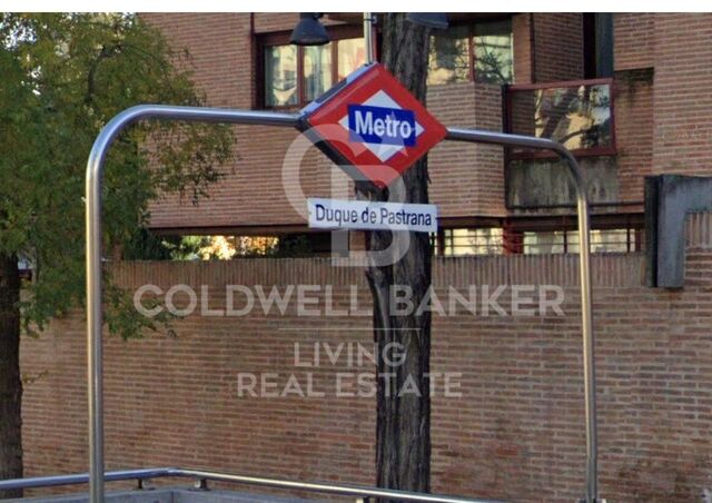 Flat 4 Bedrooms Sale Madrid