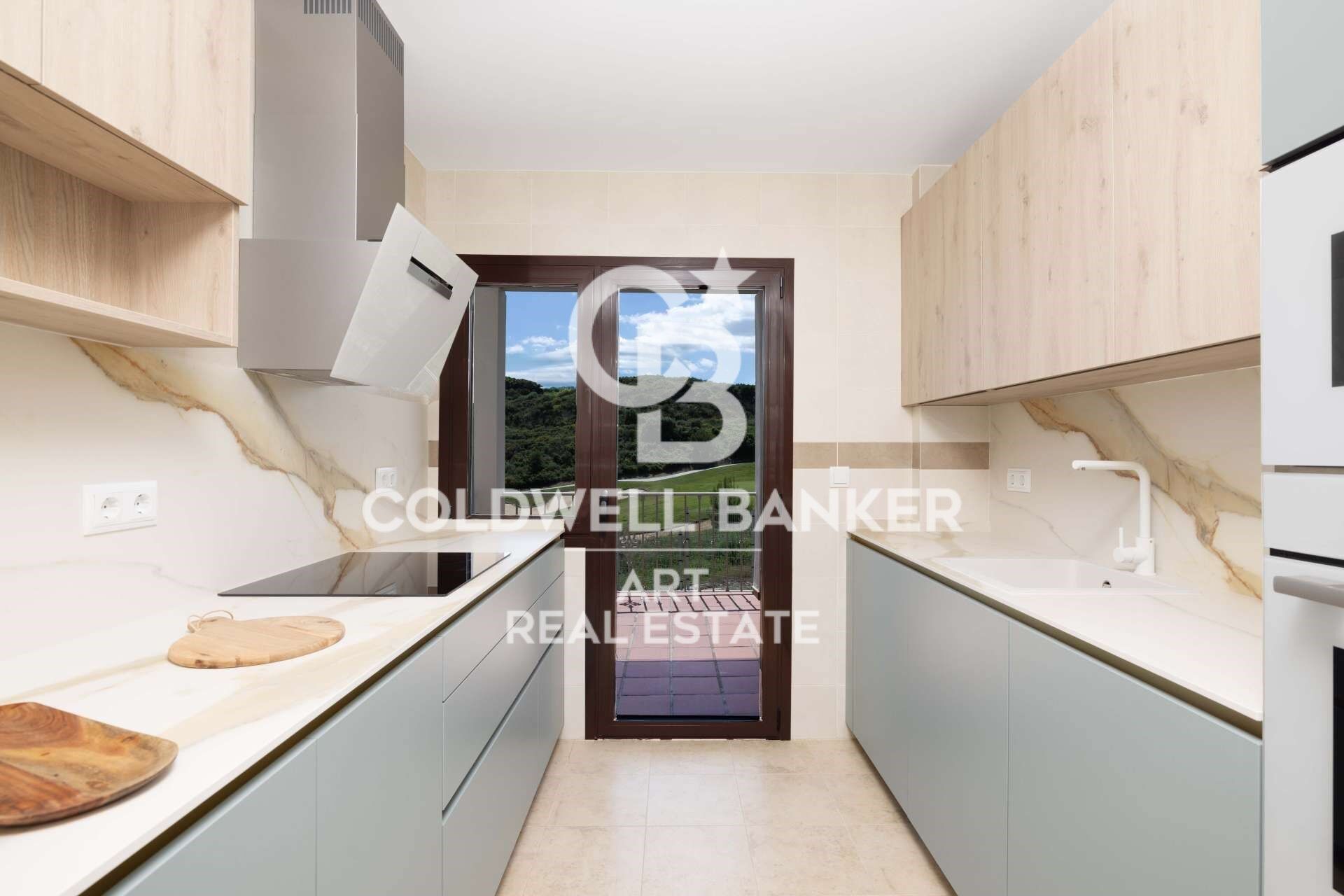 Wohnanlage aus Reihenhäusern mit Meerblick, Estepona