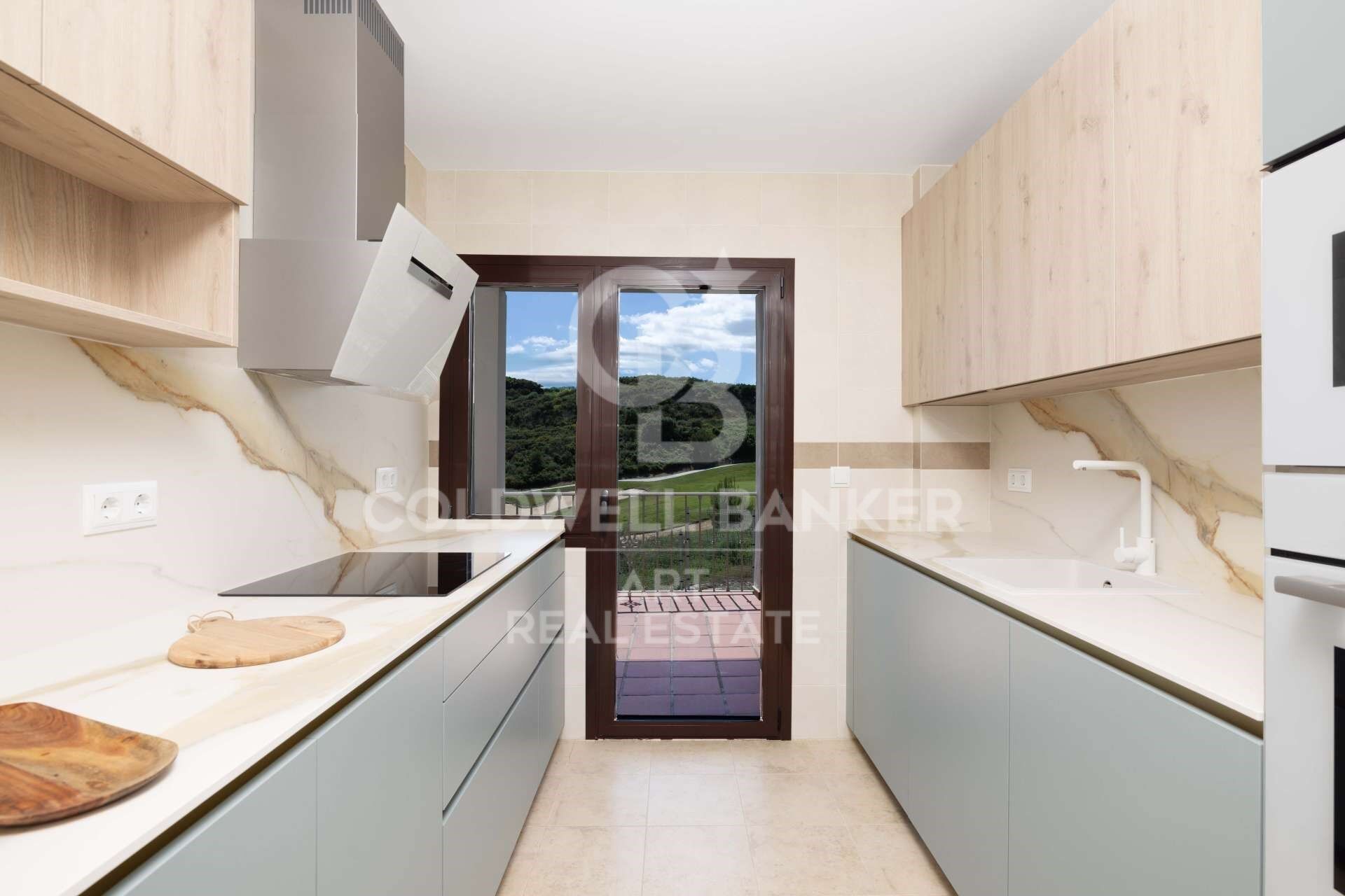 Residential development of townhouses with sea views, Estepona