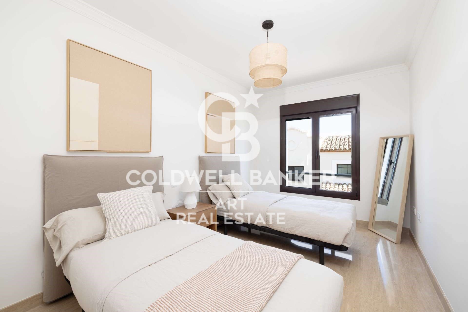 Residential development of townhouses with sea views, Estepona