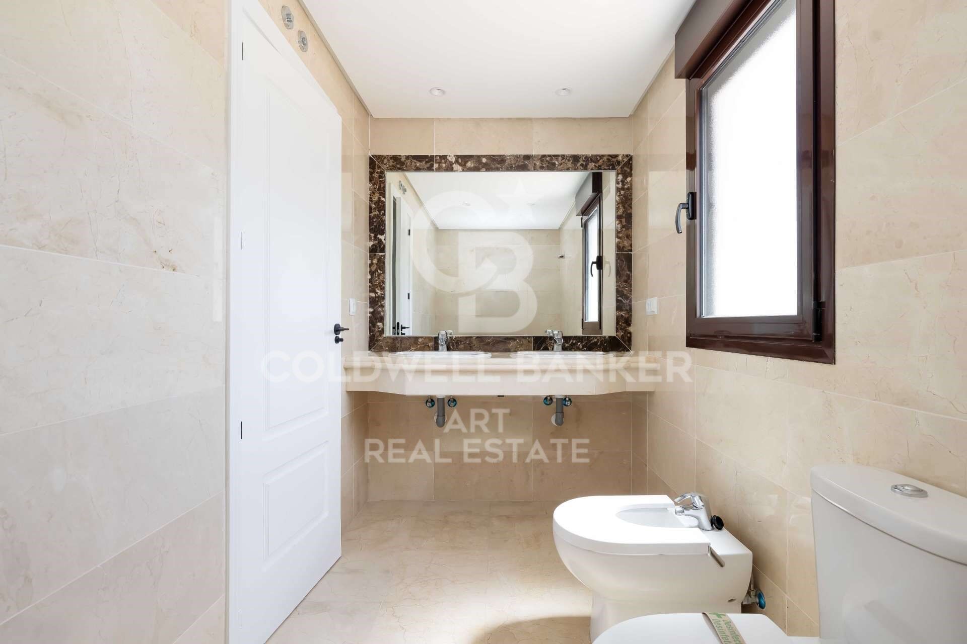 Residential development of townhouses with sea views, Estepona