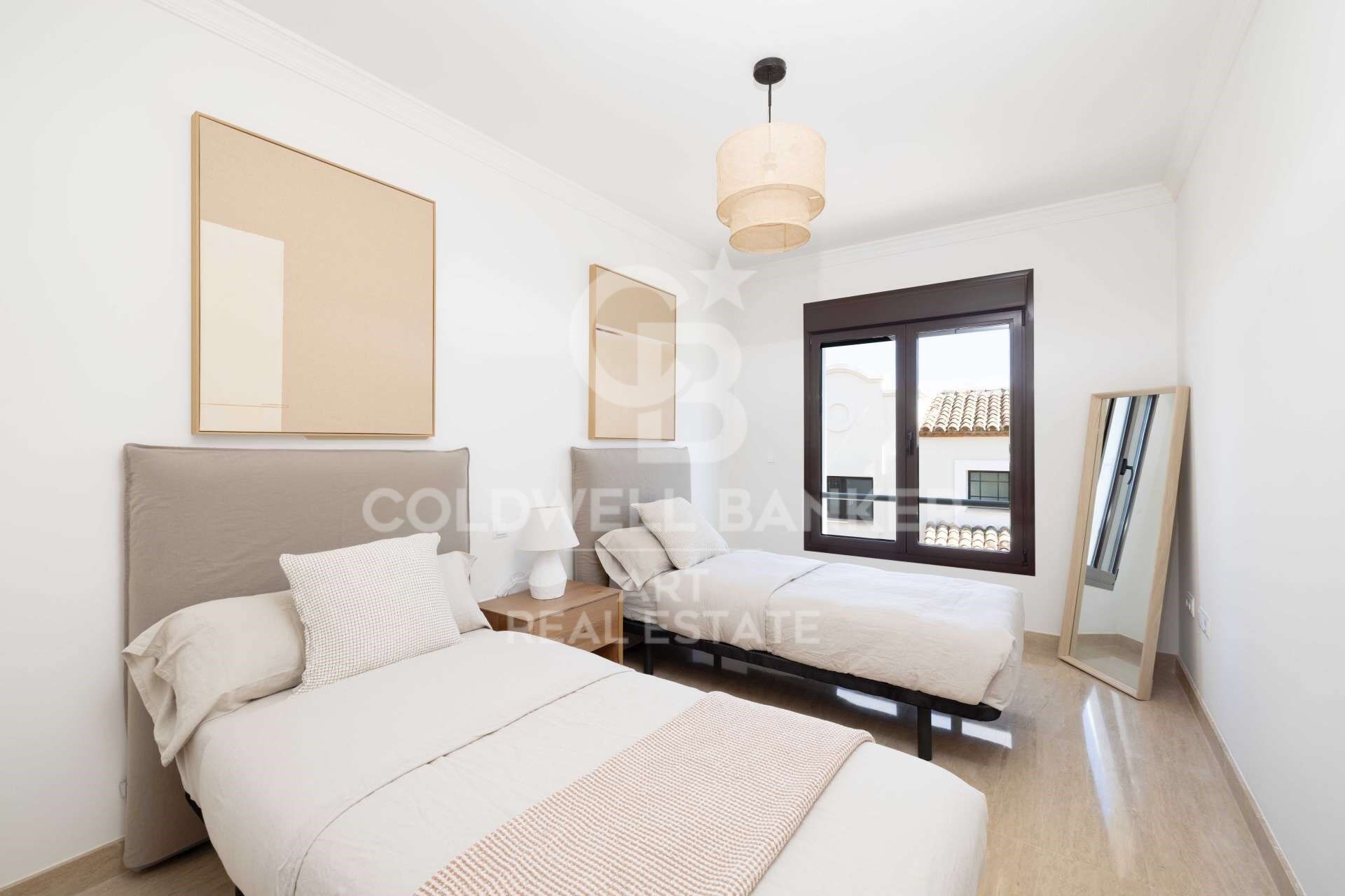 Residential development of townhouses with sea views, Estepona