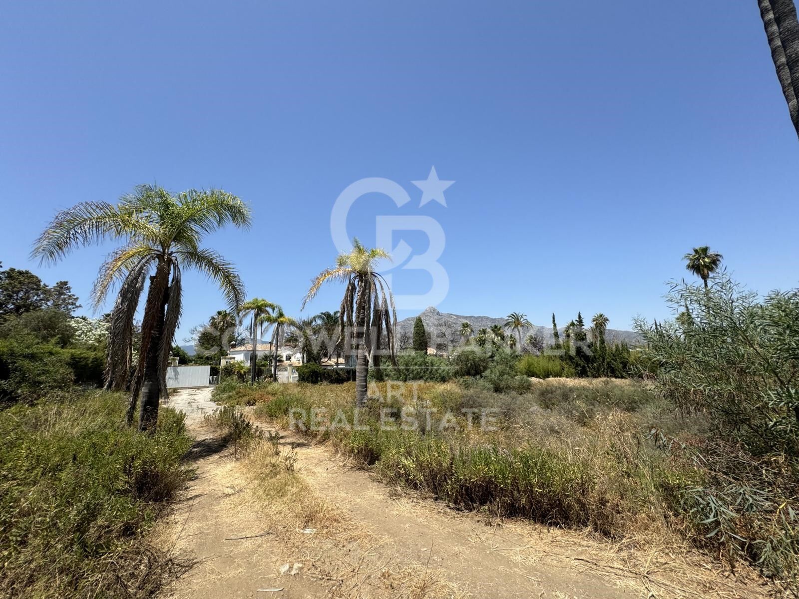 Last large plot in prestigious Atalaya de Río Verde, Nueva Andalucía, Marbella