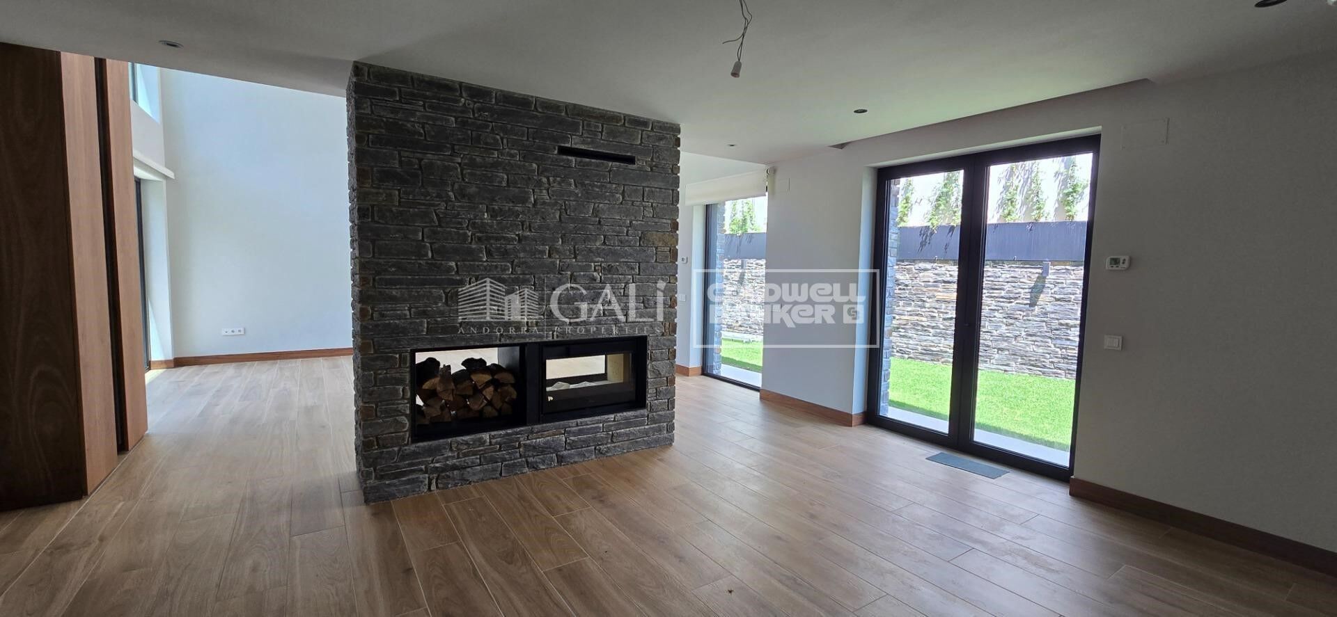 Town House 4 Bedrooms Sale La Massana