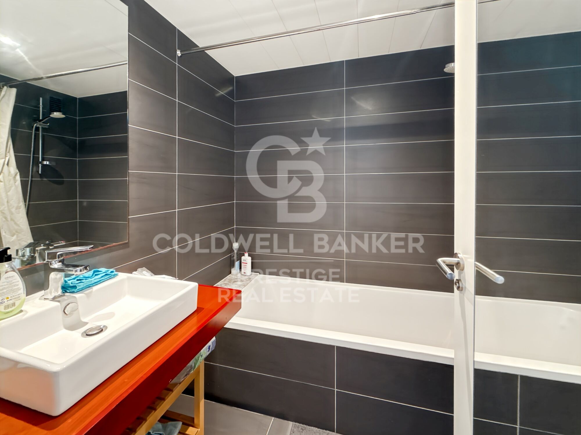 Piso en venta reformado y luminoso en la Barceloneta