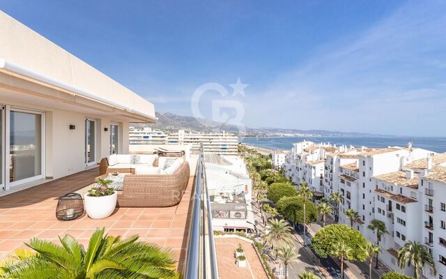 Erlesenes Designer-Penthouse mit Panoramameerblick in Puerto Banús, Marbella