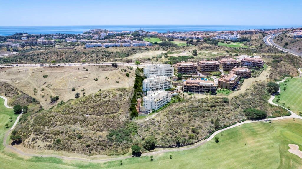 Residential complex of apartments and penthouses with golf course views in Mijas Costa