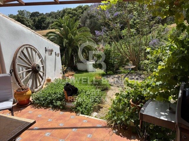 Charming finca with panoramic views in tranquil Casares