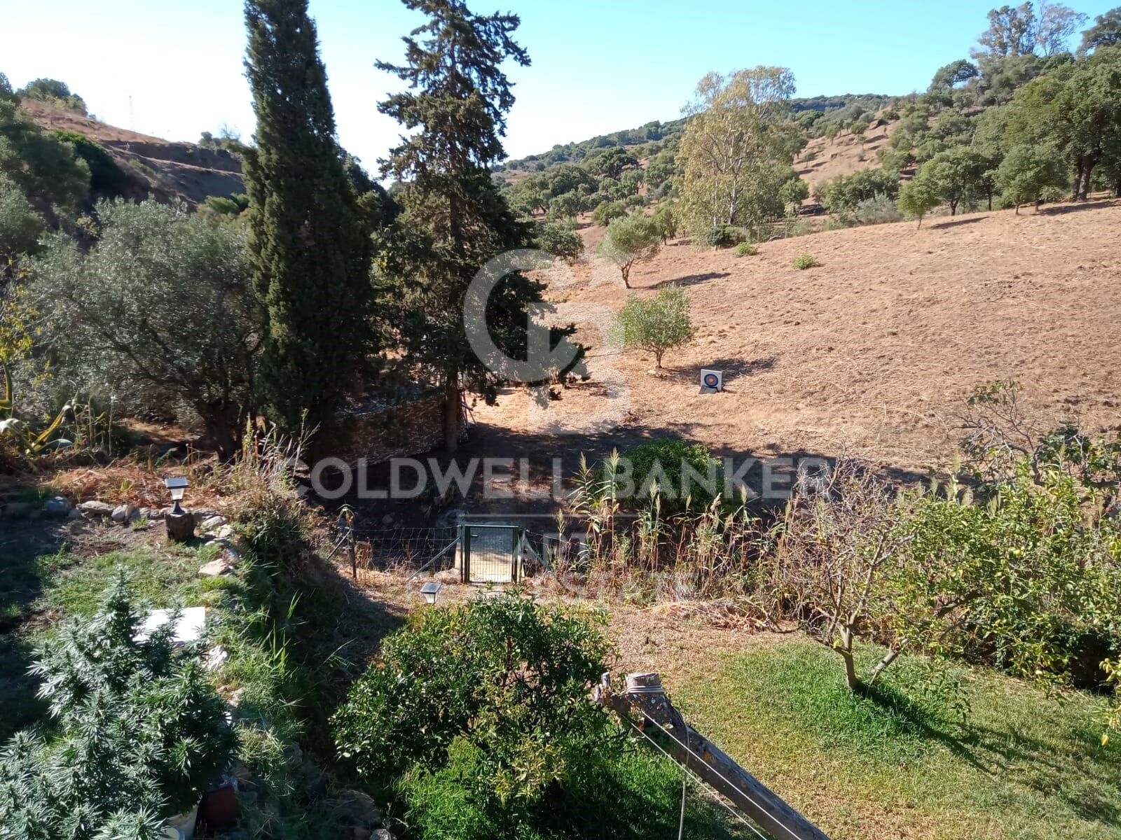 Encantadora finca con vistas panorámicas en la tranquilidad de Casares