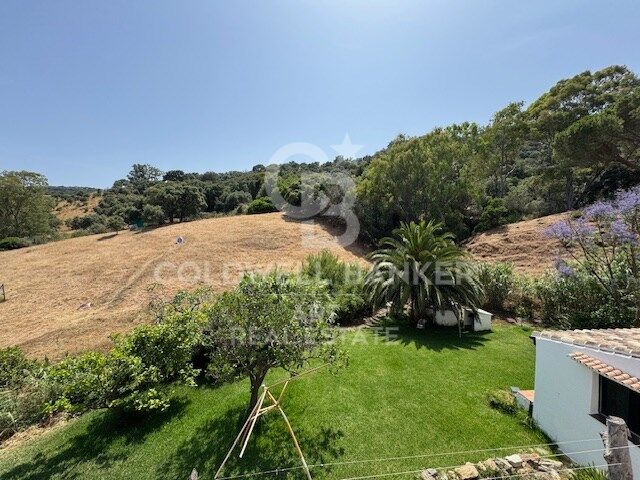 Charmante finca avec vue panoramique dans le calme de Casares