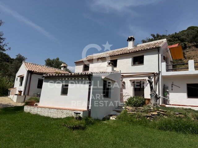 Charming finca with panoramic views in tranquil Casares