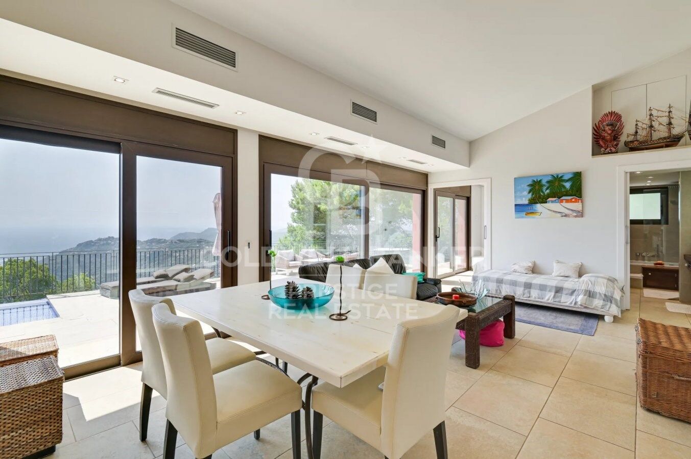 Luxury villa with panoramic sea views in Aiguablava